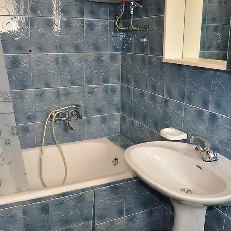 Apartament In 16831 *